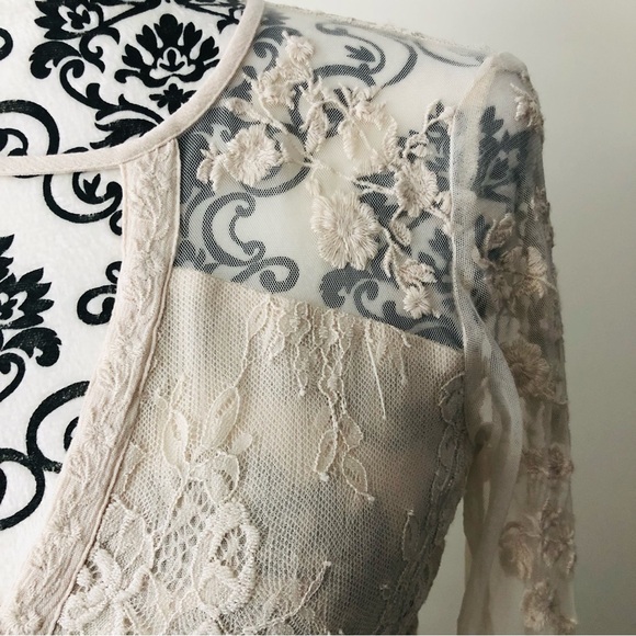 American Eagle Lace Bell Sleeve V-Neck Blouse Top Shirt Ivory Cream XS - Picture 2 of 12